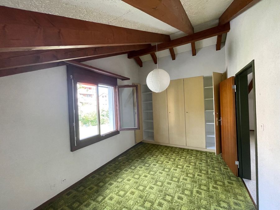 Vorplatz mit Einbauschränken, Birkenweg 5 Brugg
