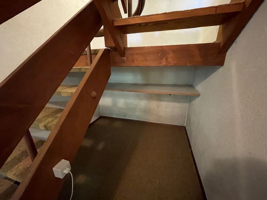 Treppe ins Obergeschoss, Birkenweg 5 Brugg