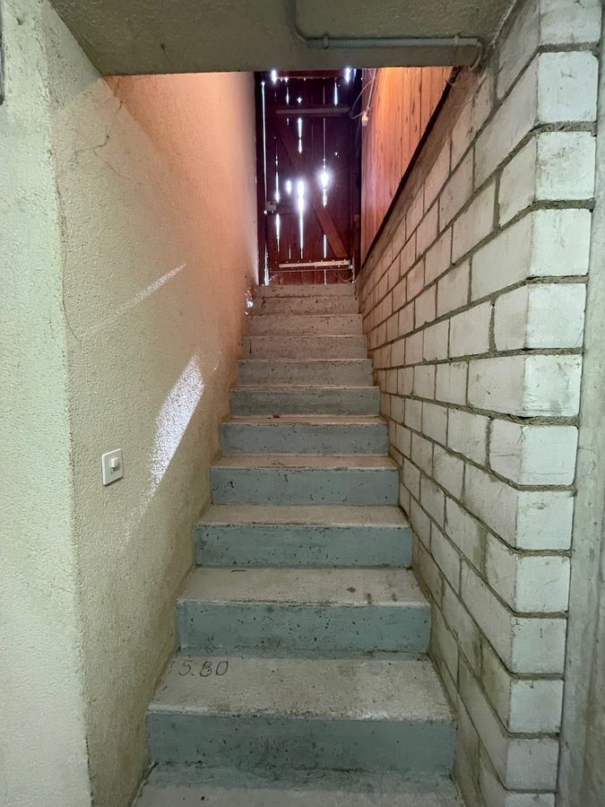 Treppe ins Untergeschoss, Birkenweg 5 Brugg